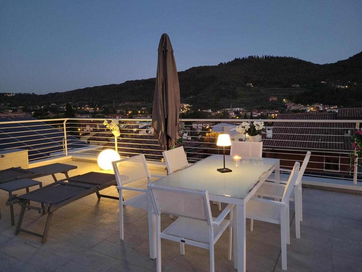 Garda View - Nuovo Appartamento Con Solarium Vista Lago Exterior photo